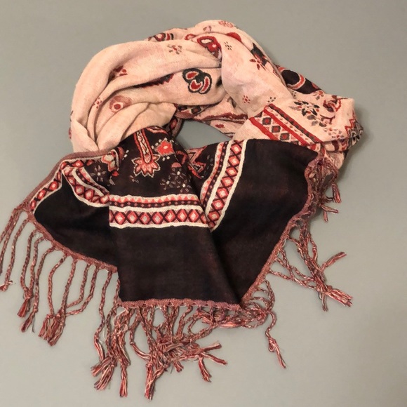 Scarf - Picture 1 of 7